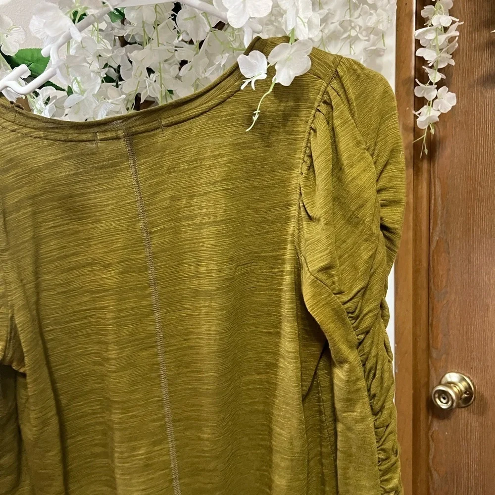 Free People Green Ruched Long Sleeve 🫒